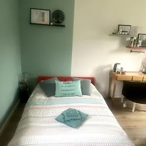 logement-independant-avec-sdb-petit-jardin-prives.hotels-rhonealpes.com/