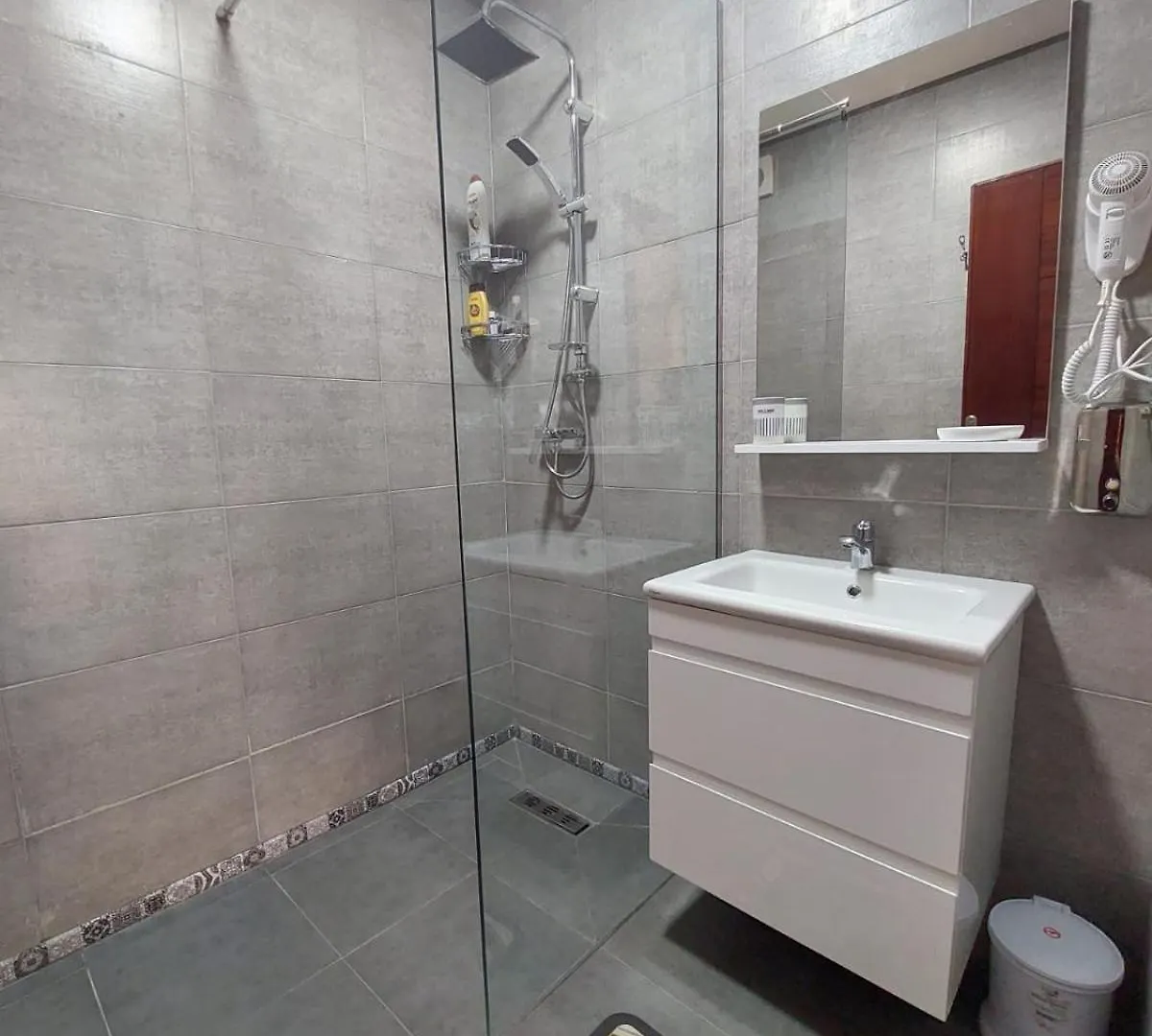 Charite Host Appartement , Wifi Et Parking Gratuit 아가디르